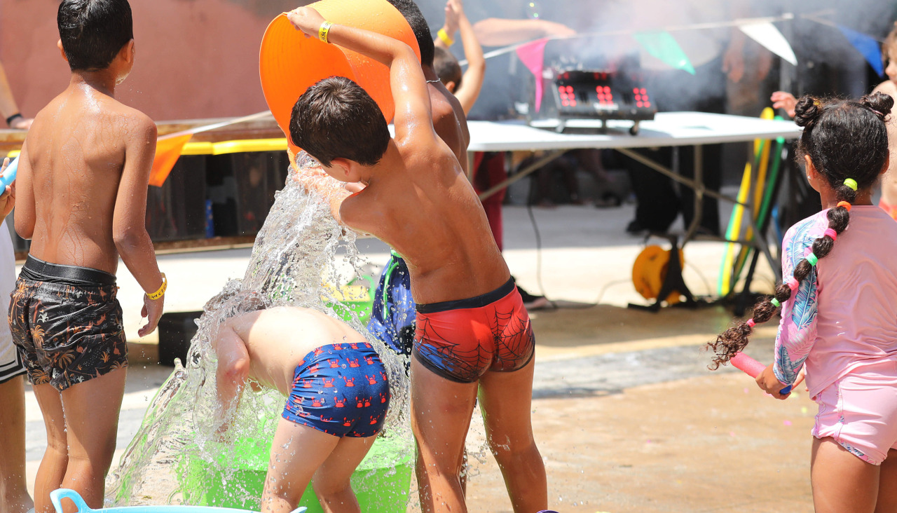 patricia fiesta con agua organizada por distrito mallos
