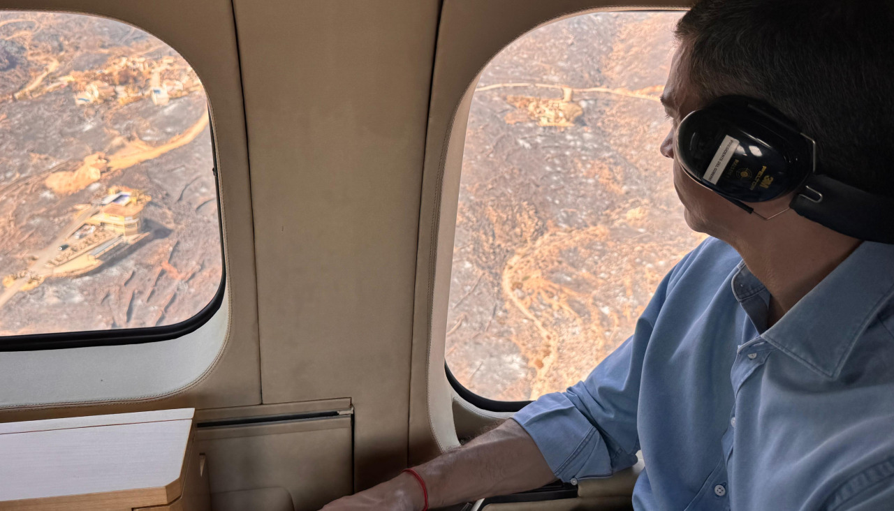 Pedro Sánchez ve desde el aire los efectos del incendio de Los Gallardos, este lunes