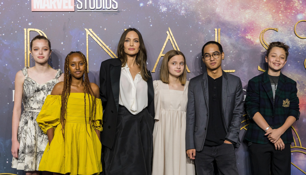 Shiloh, Zahara, Angelina Jolie, Vivienne, Maddox y Knox, durante un evento | Archivo El Ideal Gallego