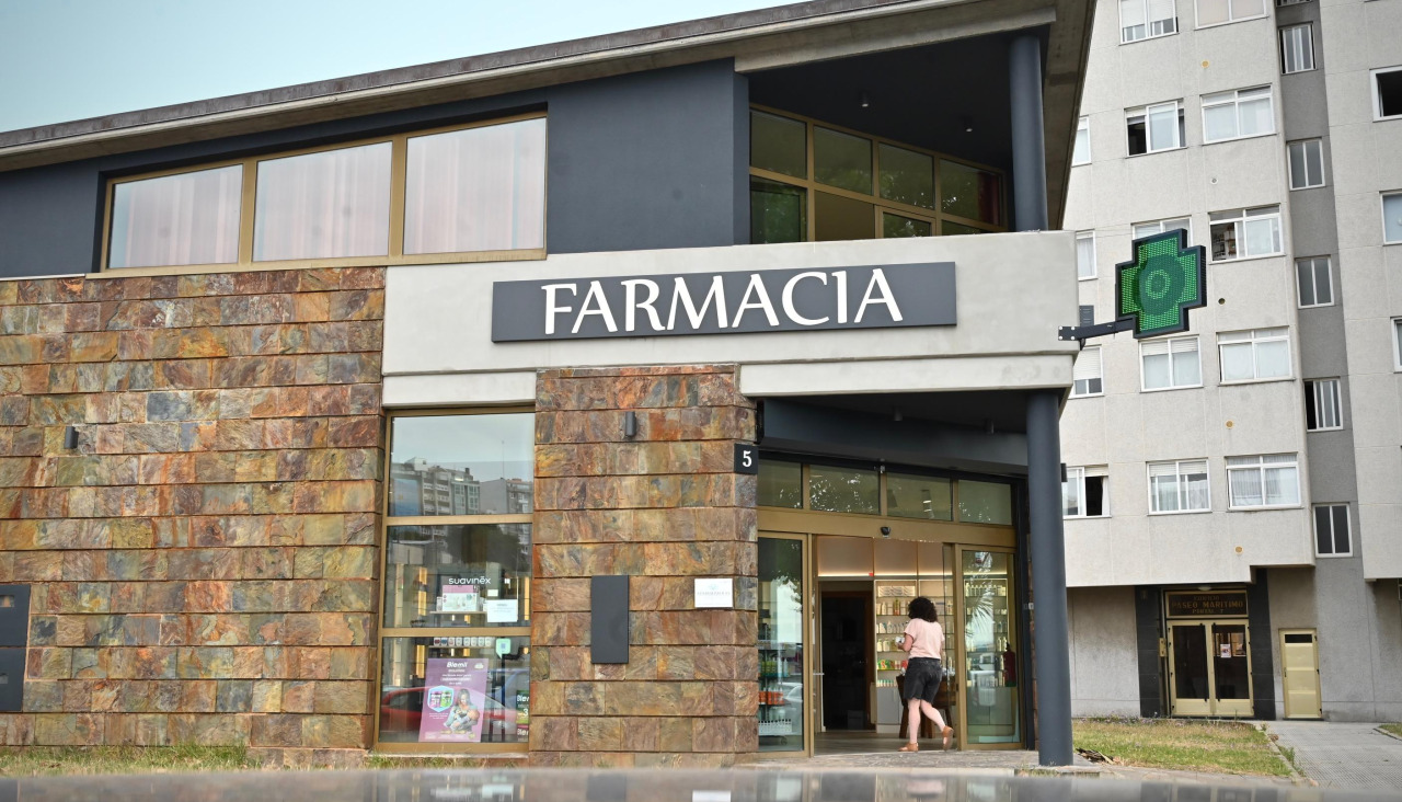 La farmacia de Adormideras, en pleno funcionamiento