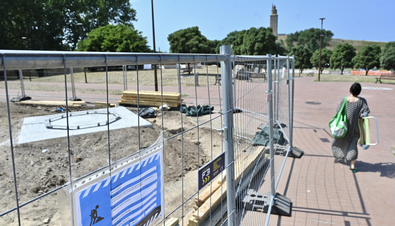 Obras en el entorno de la Torre para instalar la estatua de los hermanos de la Lejía