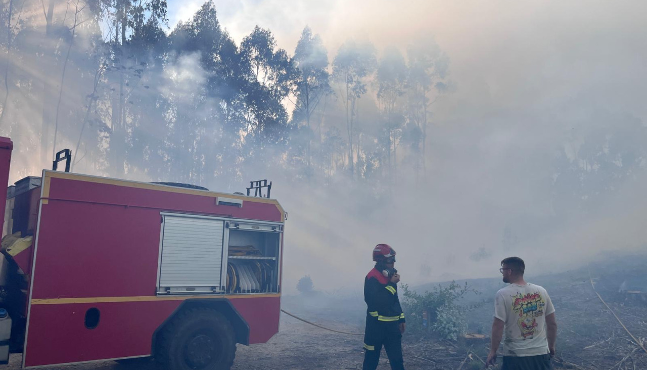 Bomberos en A Espenuca, este sábado