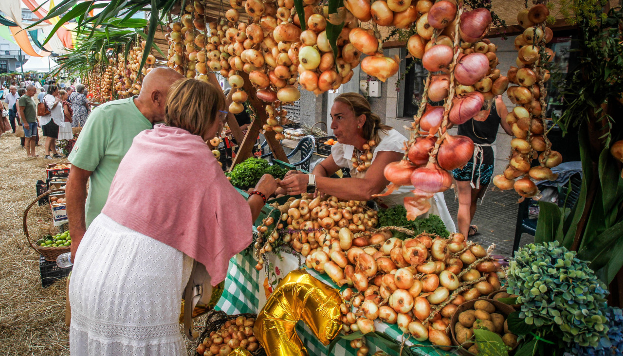 Mercado tradicional, propuestas culturales, música, artesanía, actividades infantiles y degustaciones gastronómicas completaron esta 25ª edición, en la que la Cebola Chata de Miño fue la gran protagonista