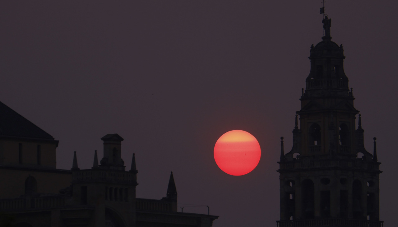 Puesta de sol vista desde la mezquita de Córdoba el pasado 26 de julio