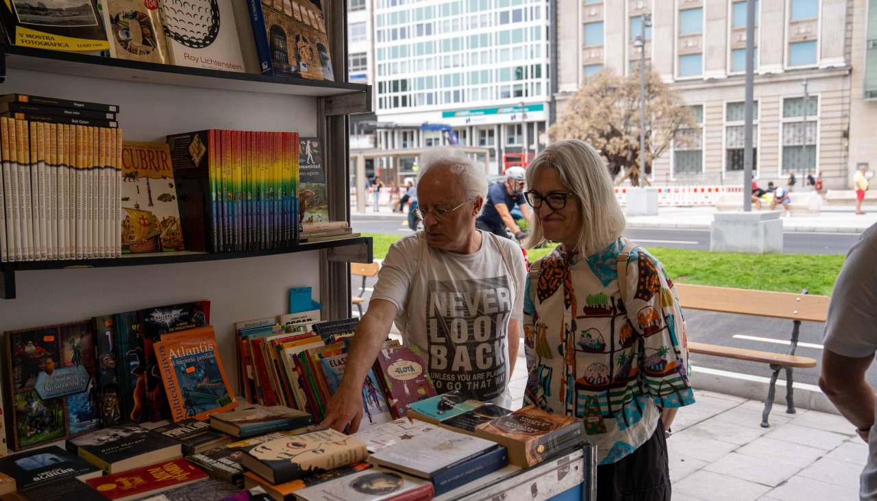 Hasta finales del mes de agosto, coruñeses, gallegos y turistas podrán encontrar tesoros, libros difíciles de encontrar y joyas ocultas a la vista del ojo menos ávido
