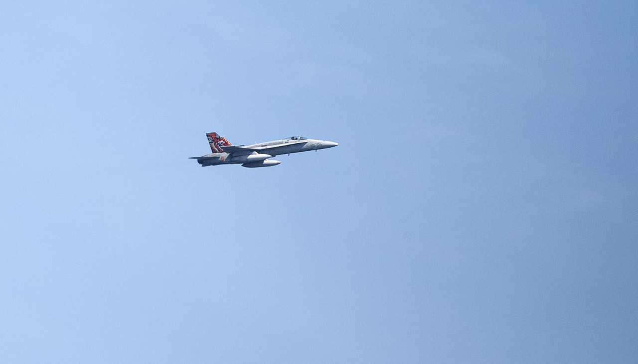 Caza F-18