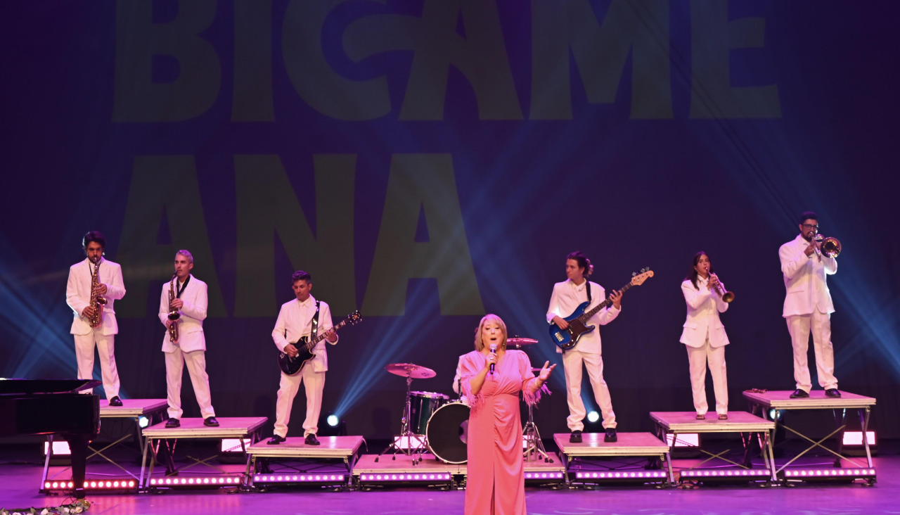 Pili Pampín foi unha das voces que deu vida de novo ás cancións de Ana Kiro na gala 'Bícame Ana'