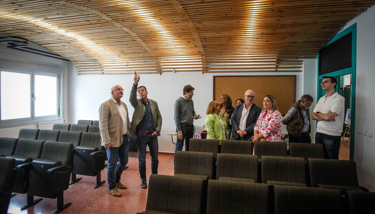 Instante de la visita al instituto arteixán