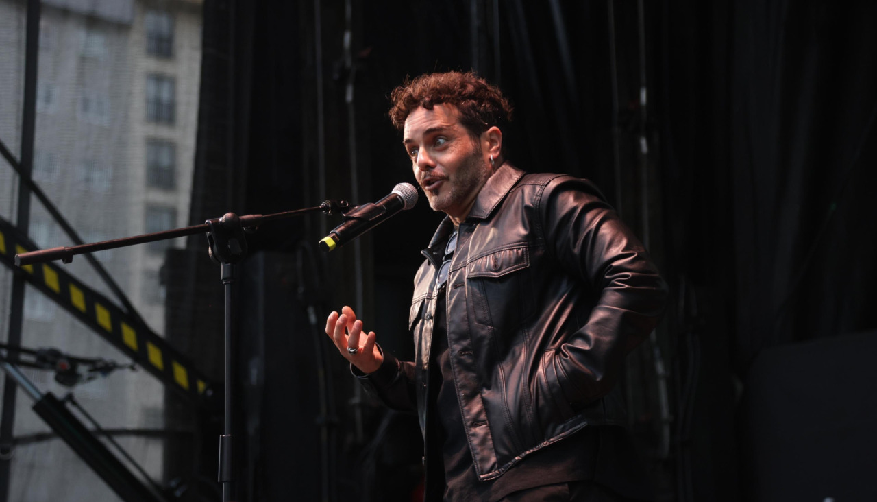 Perdomo, durante o seu pregón nas festas de Los RosalesInicio de las fiestas de Los Rosales, en donde hoy y mañana continuará el programa con juegos populares, esgrima y mucha música
