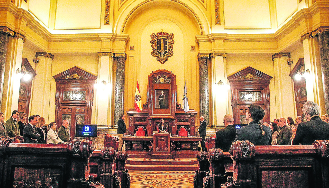 La corporación municipal, en un pleno antes de verano