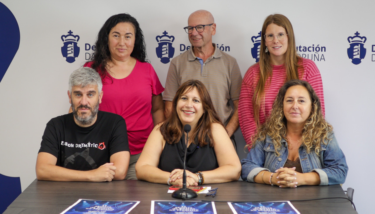 Presentación teatro no Mosteiro
