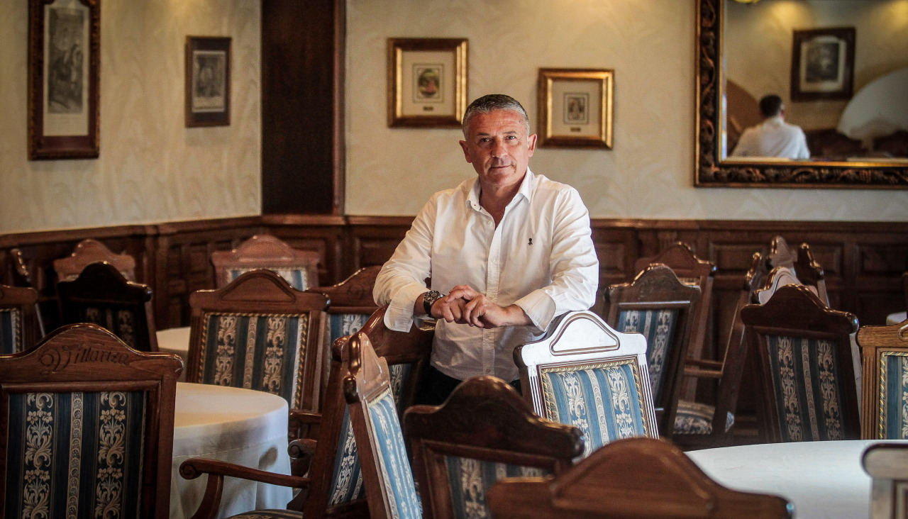 quintana. Roberto Gestal , gerente del pazo de villariza