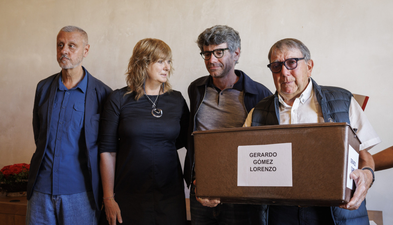 Familiares del bergondés Gerardo Gómez Lorenzo reciben los restos mortales de mano del Gobierno Foral de Navarra