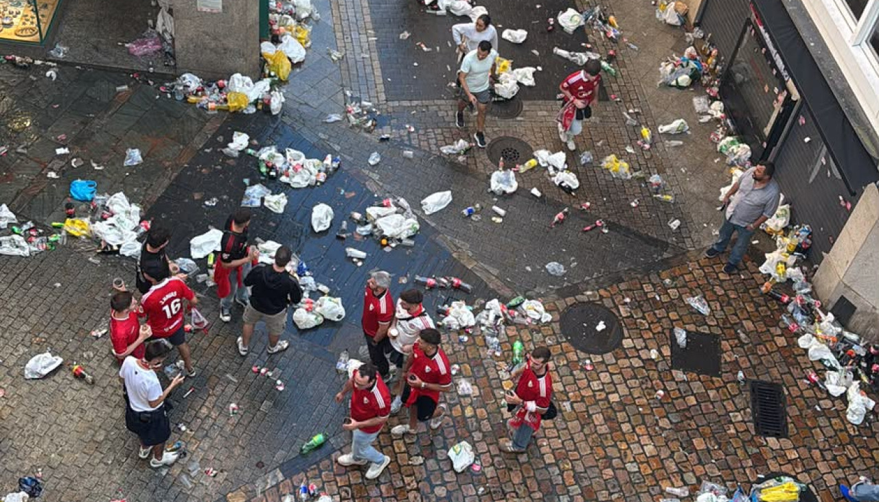 La explicación del reguero de basura que dejó tras de sí una parte del ...