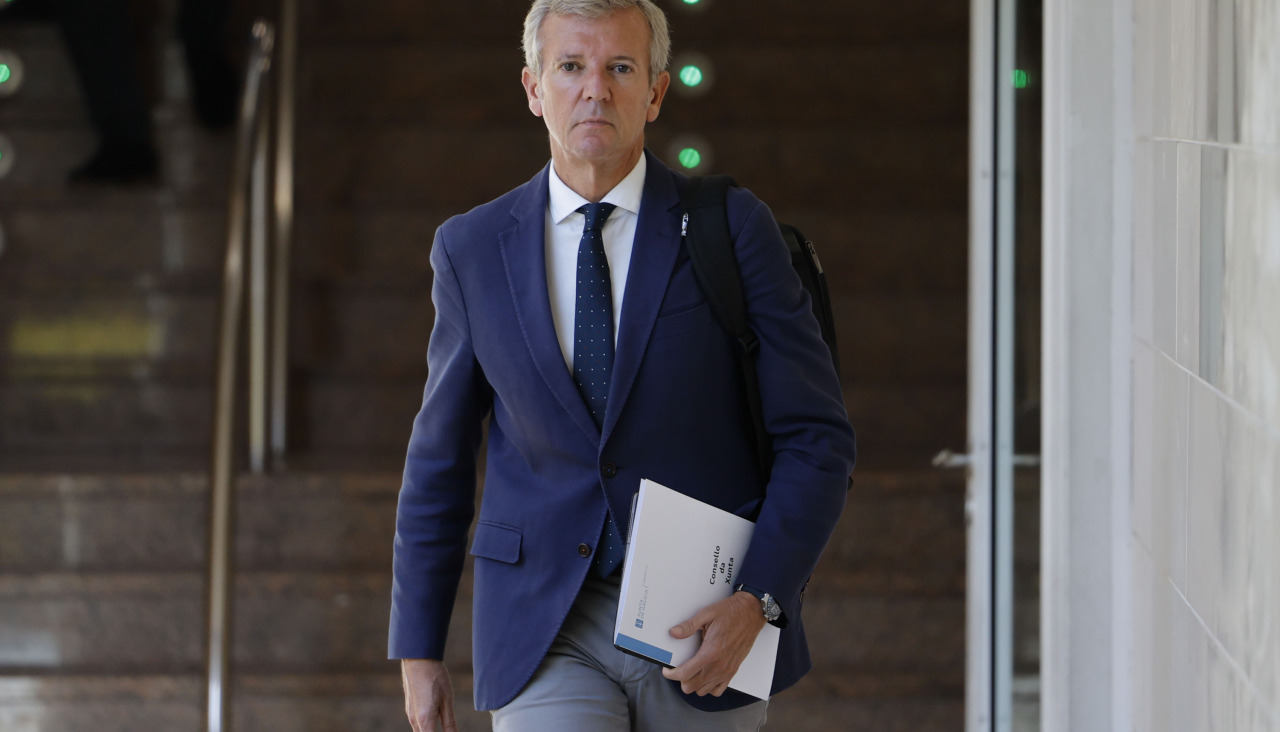 Alfonso Rueda, antes de la rueda de prensa tras la reunión del consello de la Xunta, este lunes