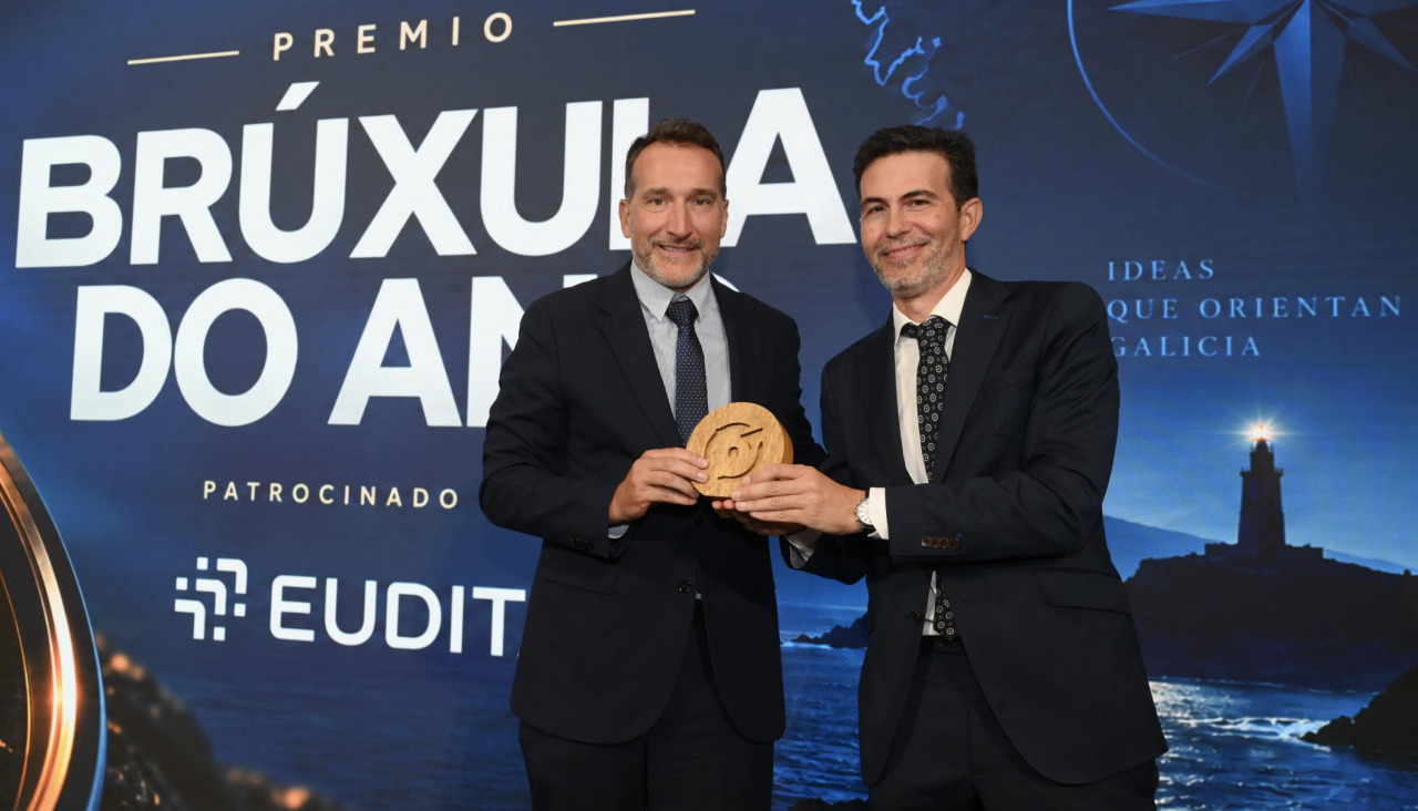 Javier Alborés.Premios brúxula