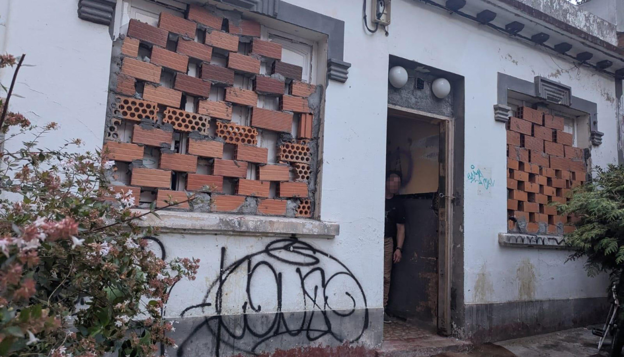 La casa tapiada de Leira do Campo, en O Castrillón, que ha vuelto a ser okupada para el menudeo | cedida