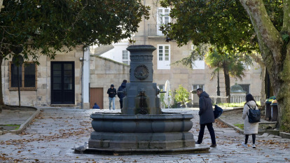 La fuente de la plaza de Azcárraga, desprovista de la estatua