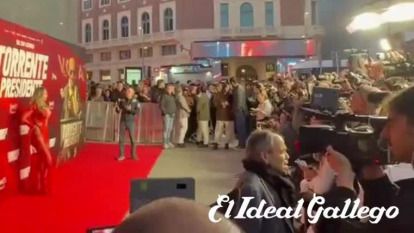 Cañita Brava atiende a los medios en la premiere de Torrente