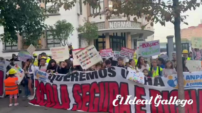 Protesta de los alumnos del CEIP de Prácticas de A Coruña