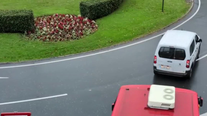 Atasco en Matogrande por las obras que obligaron a cortar el enlace entre el polígono de A Grela y Alfonso Molina