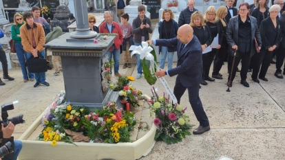 Ofrenda floral San Amaro