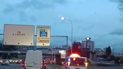 Arde un coche en Alfonso Molina