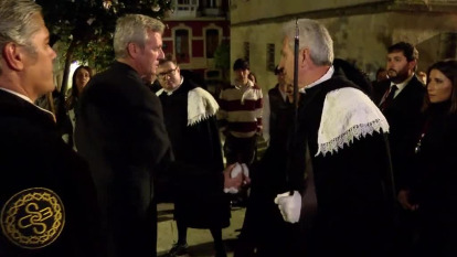 Alfonso Rueda participa en la Semana Santa de Betanzos