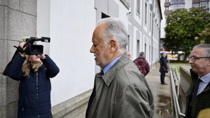 Llegada de Miguel Reija, el hermano del lotero acusado de estafa. Era el delegado de Loterías del Estado en  Coruña y se enfrenta a una condena por blanqueo de capitales