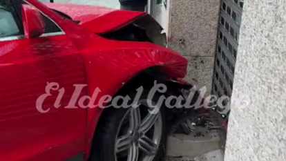 Accidente coche contra una Farmacia