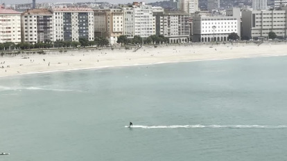 Surfista en Riazor