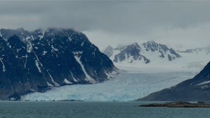 Hielo y mar se funden en los fiordos de Svalbard