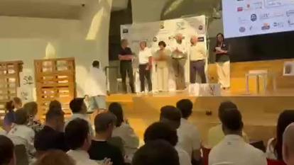 El panadero de Carral Miguel Beade Nogueira (Panadería Mercedes) recoge la estrella que lo acredita como uno de los 50 mejores panaderos de España