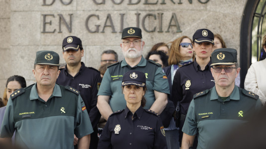 Minuto de silencio en A Coruña por la mujer asesinada en Oia (1)