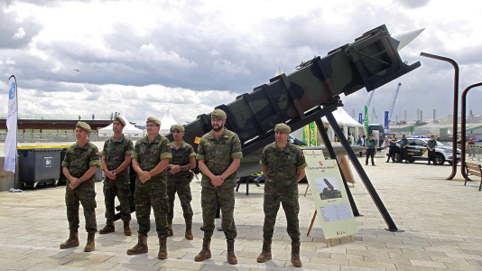 Exhibición de material militar en O Parrote por el Día de las Fuerzas Armadas @Quintana (23)
