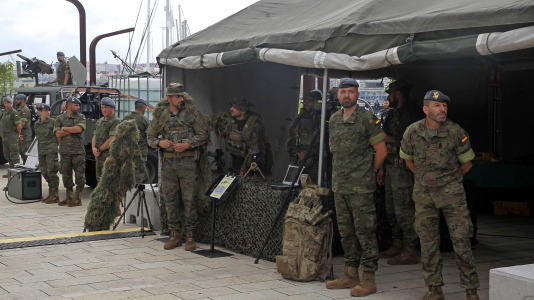 Exhibición de material militar en O Parrote por el Día de las Fuerzas Armadas @Quintana (14)