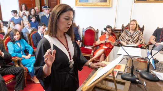 La socialista María Barral resulto reelegída con el apoyo del BNG