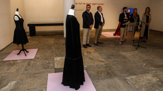 Una muestra reúne en la sala municipal de exposiciones de Palexco medio centenar de trajes de alta costura y ‘pret a porter’ de (11)