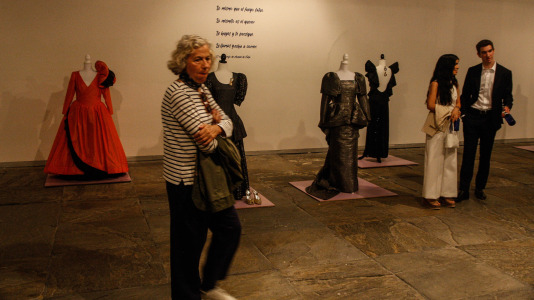 Una muestra reúne en la sala municipal de exposiciones de Palexco medio centenar de trajes de alta costura y ‘pret a porter’ de (10)