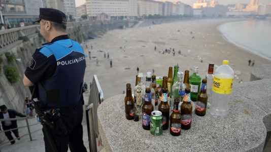 La resaca de la Noche de San Juan en A Coruña @Javier Alborés (9)