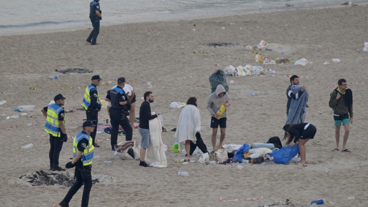 La resaca de la Noche de San Juan en A Coruña @Javier Alborés (8)