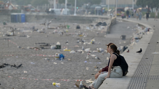 La resaca de la Noche de San Juan en A Coruña @Javier Alborés (2)