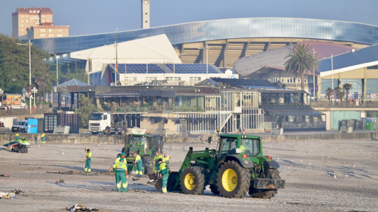 La resaca de la Noche de San Juan en A Coruña @Javier Alborés (16)