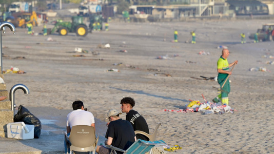 La resaca de la Noche de San Juan en A Coruña @Javier Alborés (15)