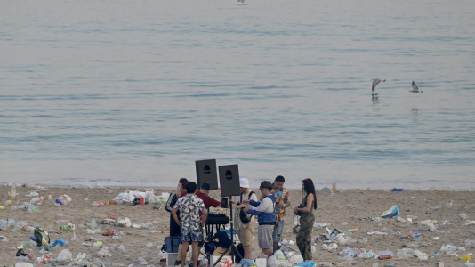 La resaca de la Noche de San Juan en A Coruña @Javier Alborés (7)
