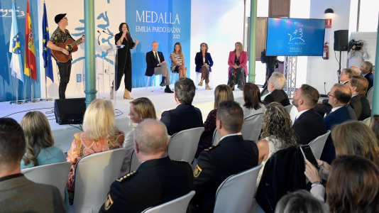 Entrega de las medallas Emilia Pardo Bazán f@Javier Albores (10)