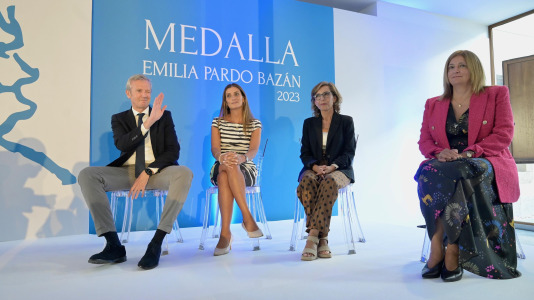 Entrega de las medallas Emilia Pardo Bazán f@Javier Albores (4)