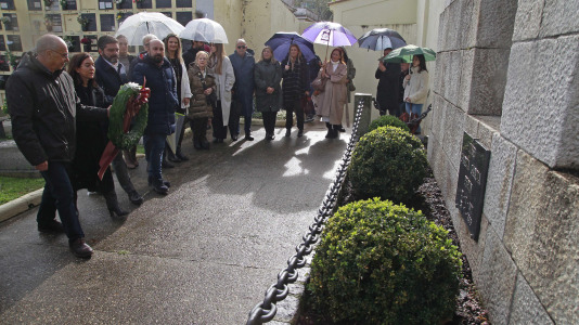 Los coruñeses visitan los cementerios en el Día de Todos los Santos @Quintana (35)