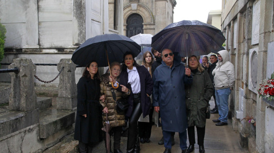 Los coruñeses visitan los cementerios en el Día de Todos los Santos @Quintana (30)