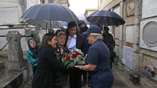 Los coruñeses visitan los cementerios en el Día de Todos los Santos @Quintana (28)